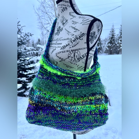 Vibrant Multicolor Knit Tote Bag - Picture 4 of 17